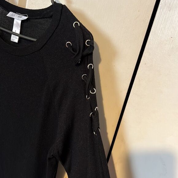 Black long sleeve lace up shoulder L - Picture 2 of 4